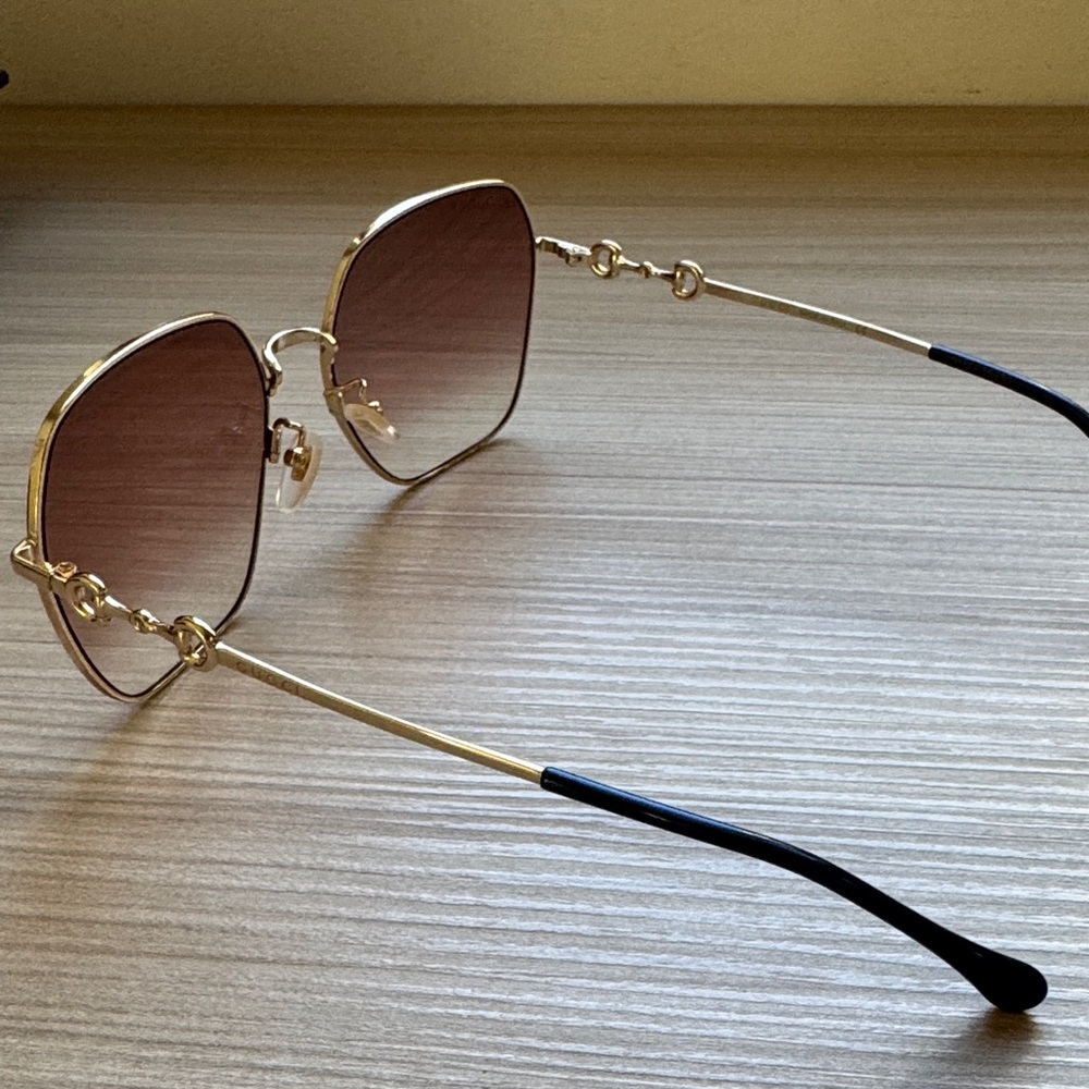 Gucci Oversized Square Gold Metal Sunglasses Excellent condition - Picture 5 of 8